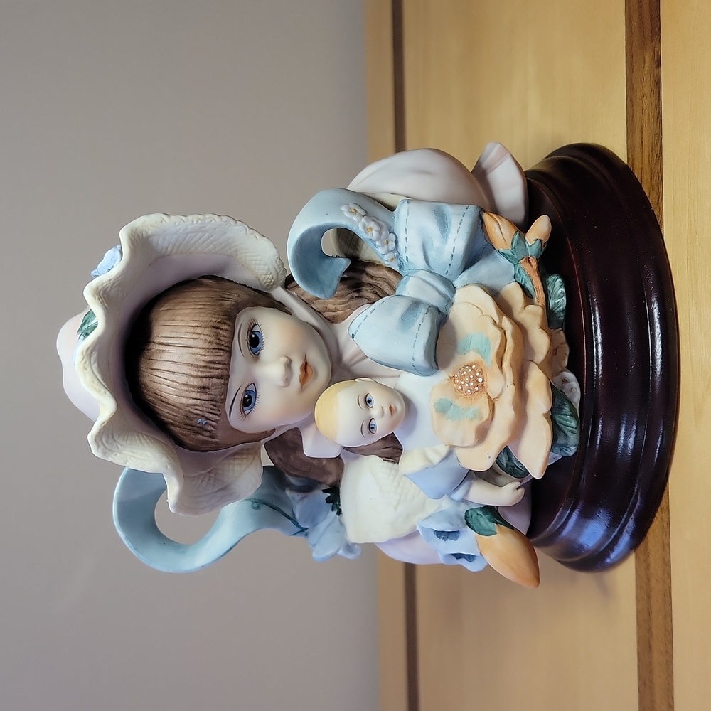 Jan Hagara "Jamie" Porcelain Figurine U34002